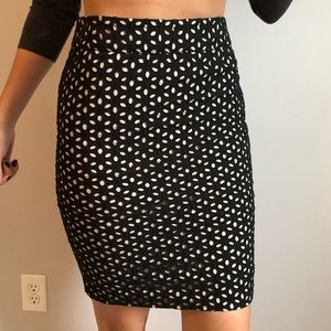Black/tan patterned LOFT pencil skirt